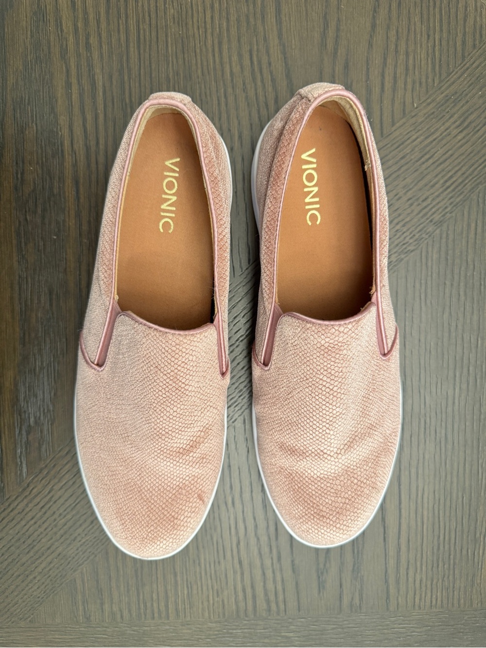 Vionic Slip-On Women's Sneakers in Blush Pink size 10